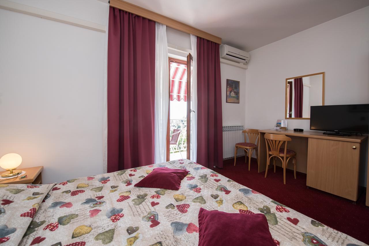 Bed & Breakfast Villa Klara Icici Exterior photo
